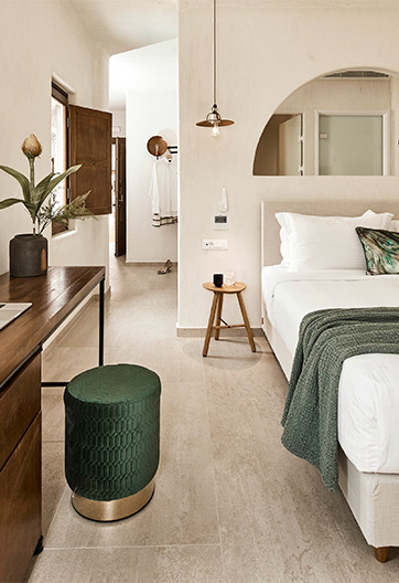 ΣΟΥΙΤΑ EXECUTIVE ΜΕ ΕΞΩΤΕΡΙΚΟ ΤΖΑΚΟΥΖΙ