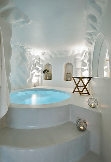 ΣΟΥΙΤΑ SUPERIOR ΜΕ ΤΖΑΚΟΥΖΙ ΕΣΩΤΕΡΙΚΟΥ ΧΩΡΟΥ